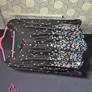 60 Black floral tunic top NWOT